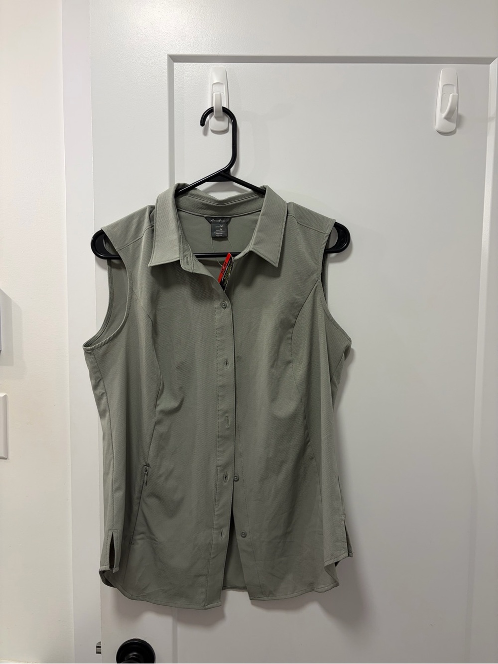 NWT Eddie Bauer Sleeveless Button-Down Shirt in Sage